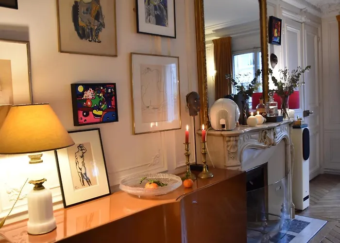 Apartment Rue De Paradis